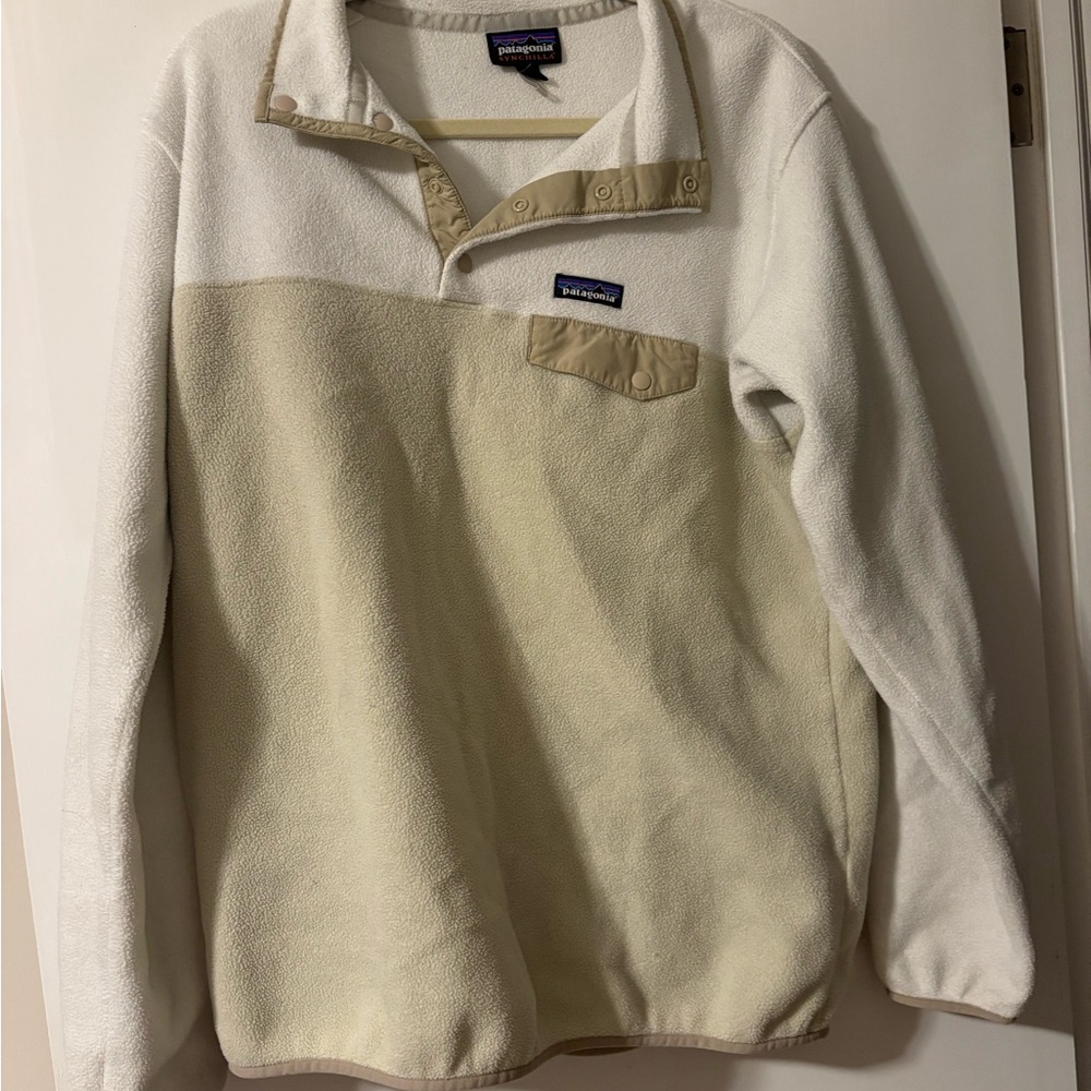 Patagonia Cream and Tan Fleece Pullover